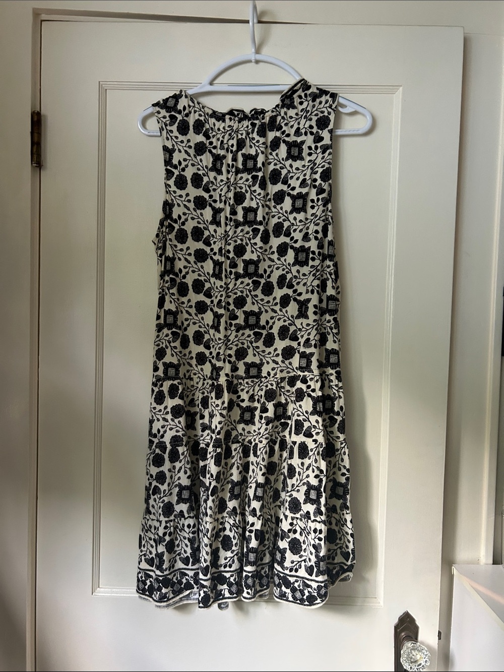 Max Studio Black and White Floral Sleeveless Tie-Neck Dress - Picture 5 of 5